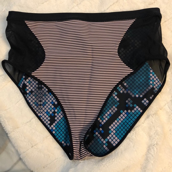 Lululemon reversible high-waisted bikini bottoms - Picture 1 of 5